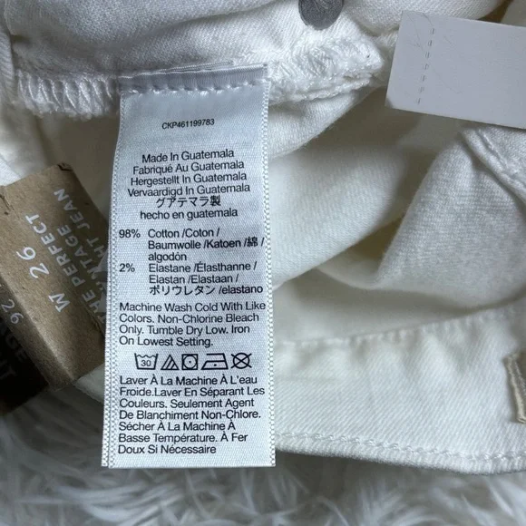 Madewell The Perfect Vintage Straight Jean in Tile White: Ripped-Knee Edition - Picture 6 of 9